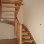 Treppe mit gedrechselten Stäben